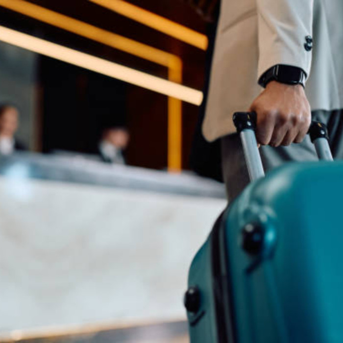 O belgeyi almayan otellerin kapısına kilit vurulacak