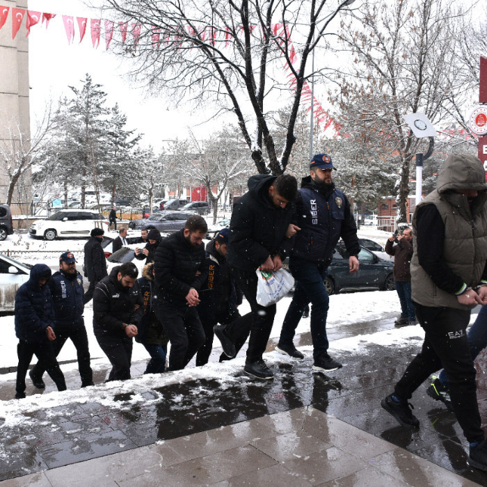 Erzurum merkezli 29 ilde siber operasyon