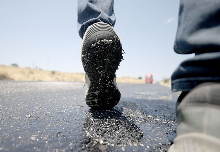 Türkiye kavruluyor: 50 ilde sıcaklık 35 derecenin üstüne çıktı, asfalt eridi - Resim: 3