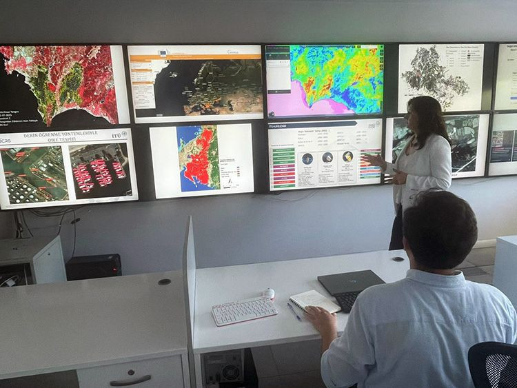 Uzaydan görüntülendi: Türkiye’de 32 bin futbol sahası büyüklüğünde alan yandı - Resim: 1