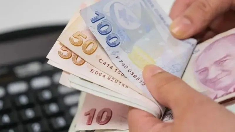 300 bin TL’yi 1 ay vadeli mevduata yatıranlar ne kadar kazandı? Banka banka güncel faiz oranları ve net getiriler hesaplandı. - Resim: 2