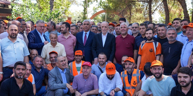 Kamu işçisine zam kararı açıklandı: TÜRK-İŞ ve HAK-İŞ imzayı attı - Resim: 1