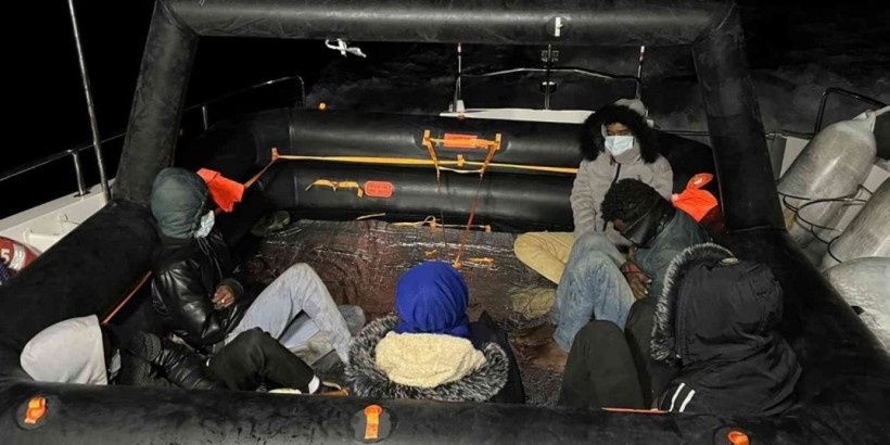 Yunanistan’ın geri ittiği 6 göçmen kurtarıldı