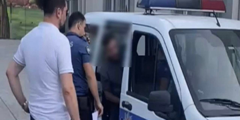 Küçükçekmece’de ehliyet sınavına kopya düzeneğiyle giren aday suçüstü yakalandı - Resim : 1