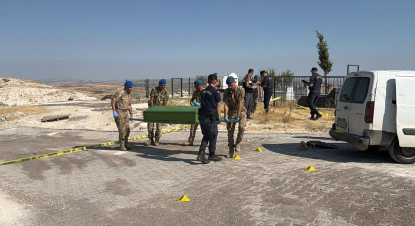 Adıyaman'da mezarlık yakınında silahla vurulmuş erkek cesedi bulundu - Resim: 2