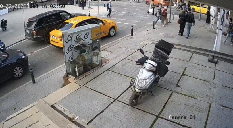 İrem Helvacıoğlu’na motosiklet çarptı! Kaza kamerada, başına 12 dikiş atıldı - Resim : 2