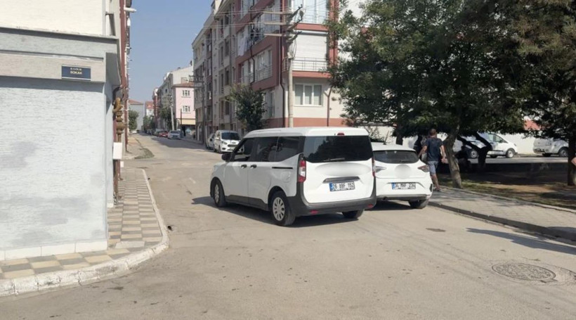 Parkta oturuyordu, döner bıçaklı saldırıya uğradı! Eskişehir’de dehşet anları - Resim: 2