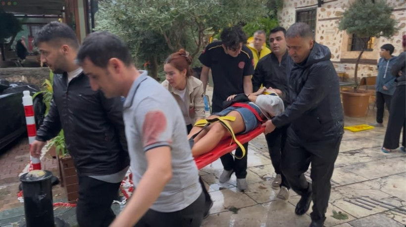 Antalya’da şiddetli yağış ve rüzgar etkili oldu: Devrilen ağacın altında kalan 3 kişi yaralandı - Resim: 6