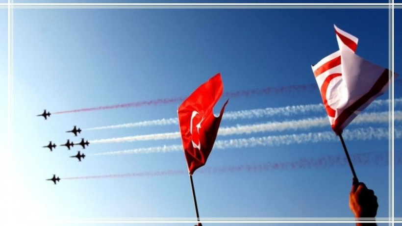 Türk Yıldızları KKTC Semalarında Gösteri Yaptı