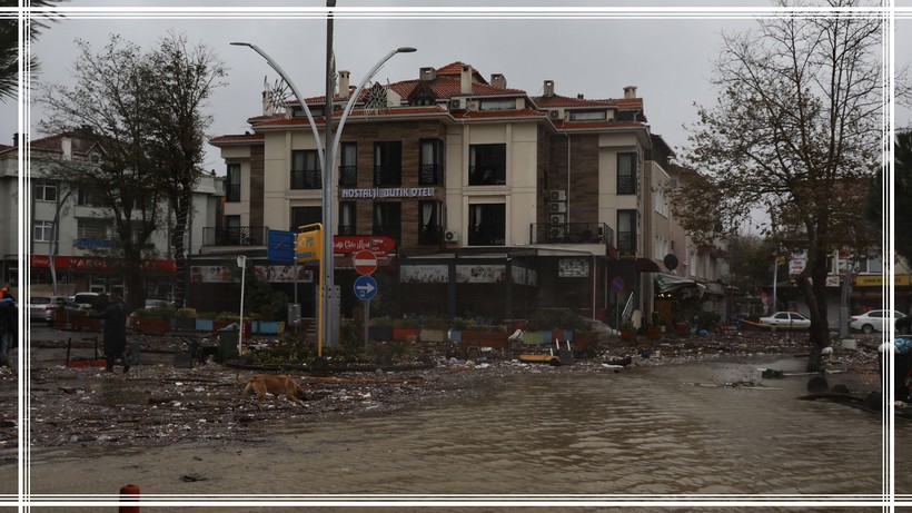 İstanbul'un O İlçesinde Eğitime Bir Gün Ara Verildi! Olumsuz Hava Koşulları Etkisini Sürdürüyor