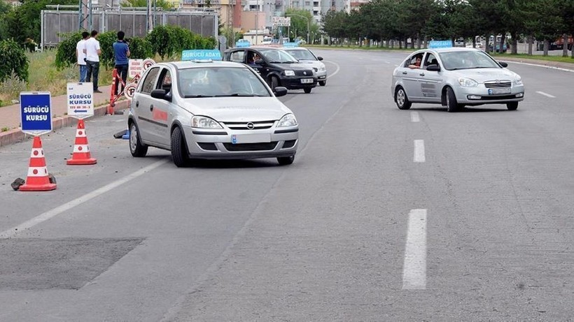 Ehliyette yaş sınırı değişti! Belirli yaşın üzerindekiler artık araç kullanamayacak - Resim: 7