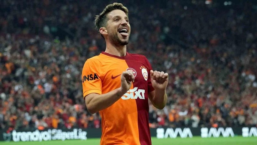 Galatasaray'dan transfer bombası: Mertens gidiyor, hedefte o isim var! - Resim: 2