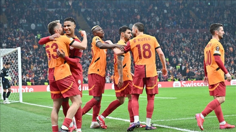 Galatasaray'dan transfer bombası: Mertens gidiyor, hedefte o isim var! - Resim: 1