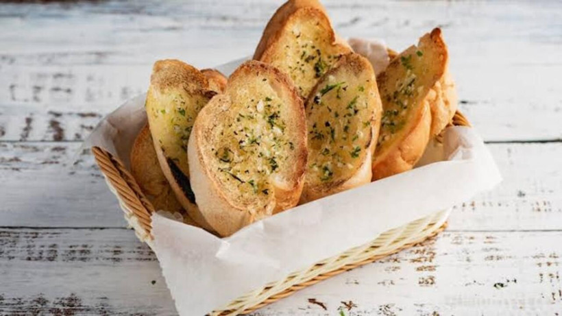 Sakın çöpe atmayın! Bayat ekmekle yapabileceğiniz 10 yaratıcı şey - Resim: 5