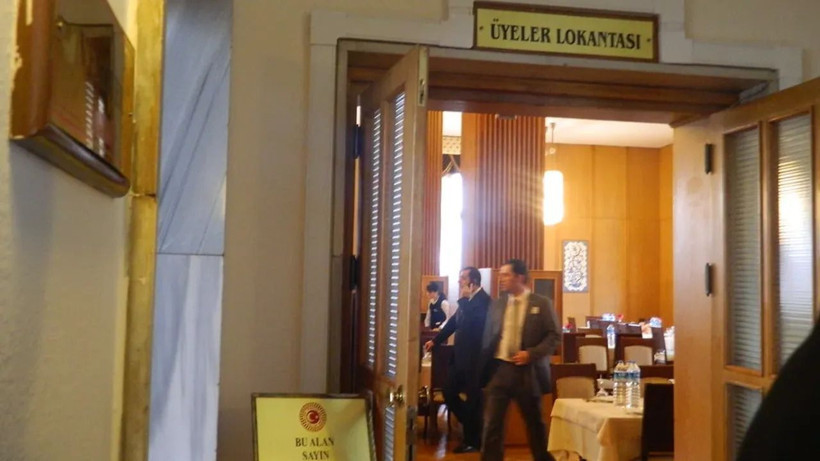 TBMM'de yemek fiyatlarına zam geldi! Meclis lokantasında fiyatlar ne kadar oldu? - Resim: 2