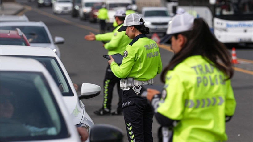 Yeni trafik cezaları yolda! Ehliyetler 90 gün iptal edilecek - Resim: 2
