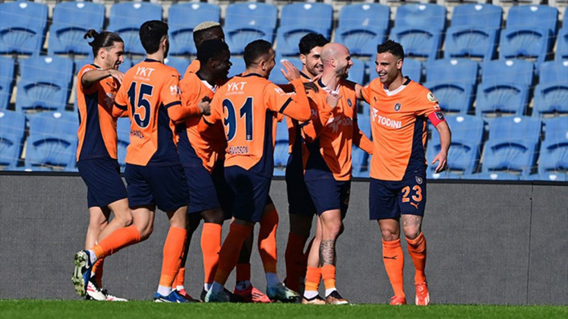 Süper Lig'de kritik mücadele: Çaykur Rizespor - Başakşehir maçı başlıyor! İşte ilk 11'ler... - Resim: 5