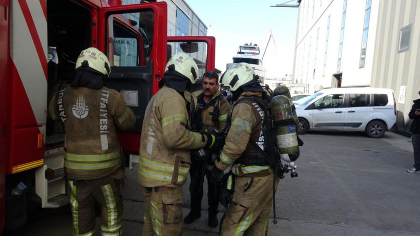 Tuzla’da yat üretim tesisinde yangın paniği! Tersanede korku dolu anlar yaşandı - Resim: 3