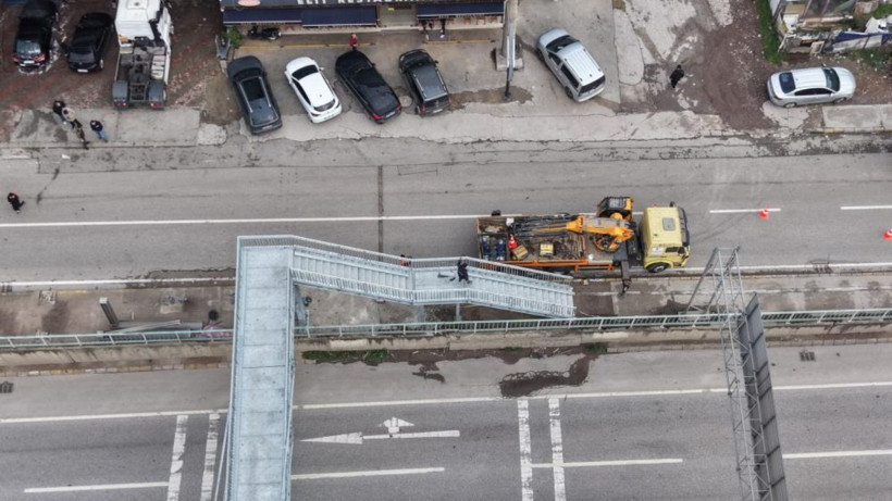 “Evimi görüyorlar” diye yıktırdı… Üst geçit 1 metre yana yeniden yapıldı! - Resim: 9