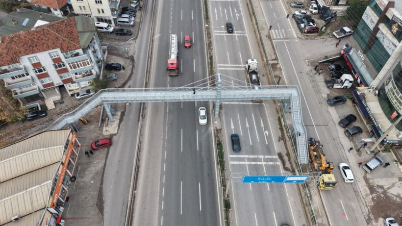 “Evimi görüyorlar” diye yıktırdı… Üst geçit 1 metre yana yeniden yapıldı! - Resim: 7