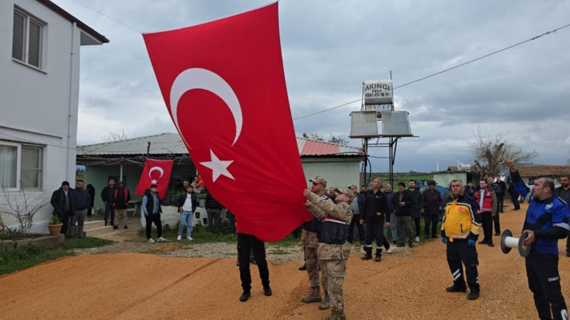 MSB acı haberi duyurdu: Ağrı'da askeri araç kazasında 1 şehit, baba ocağına Türk bayrağı asıldı - Resim: 2