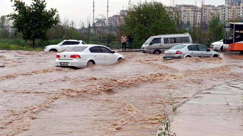 Meteoroloji tek tek uyardı: Yarın kuvvetli sağanak 37 ili vuracak! - Resim: 5