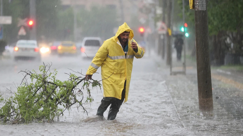 Meteoroloji tek tek uyardı: Yarın kuvvetli sağanak 37 ili vuracak! - Resim: 19