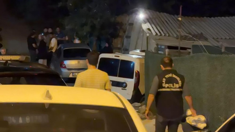 Boşandığı eşine ve oğluna kurşun yağdırdı! Bir çocuk kanepenin arkasına saklanarak kurtuldu - Resim: 4