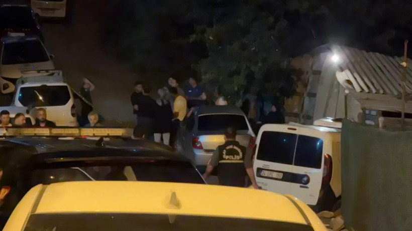 Boşandığı eşine ve oğluna kurşun yağdırdı! Bir çocuk kanepenin arkasına saklanarak kurtuldu - Resim: 3