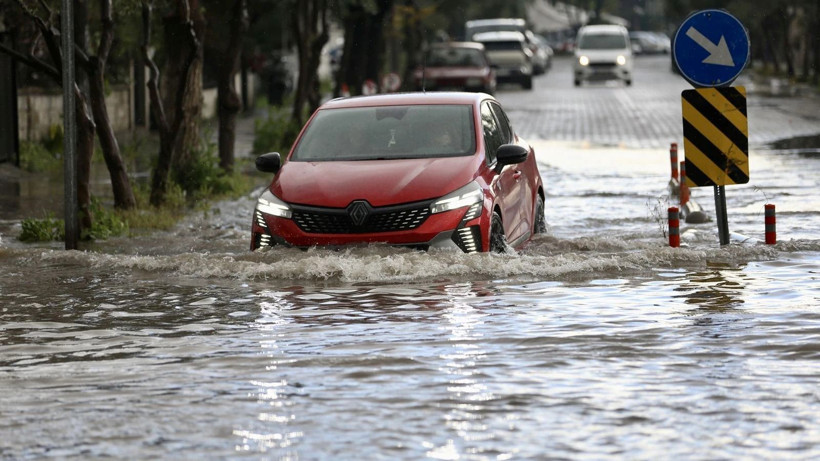 Meteoroloji duyurdu! 14 Ağustos Cuma günü İstanbul dahil 44 ilde gök gürültülü sağanak alarmı - Resim: 16