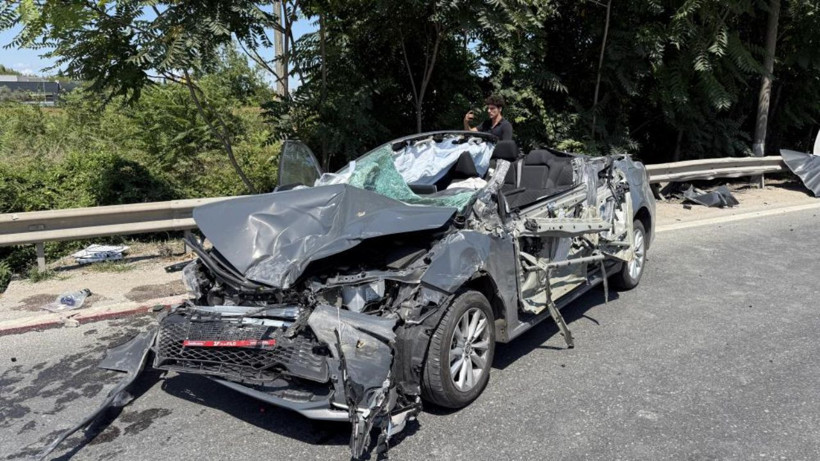 Otoyolda dehşet anları: Tavanı kopan otomobildeki uzman onbaşı kurtarılamadı! - Resim: 2