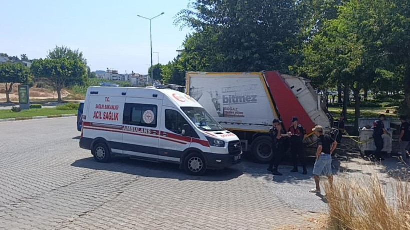 Manavgat’ta acı kaza: Çöp kamyonunun altında kalan işçi kurtarılamadı - Resim: 3
