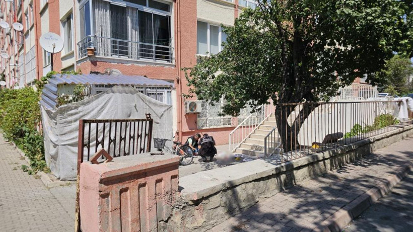 Sabaha kadar arabada bekledi, eşini görünce bıçağı çekti! Ağır yaralı kadın hastanede - Resim: 2