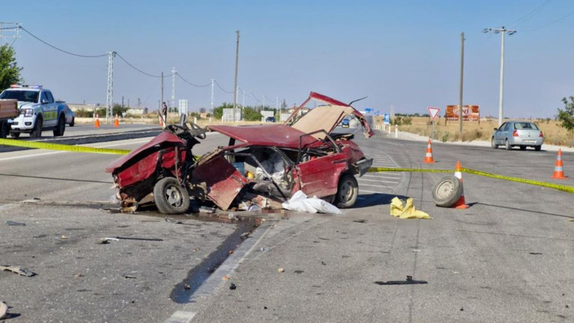 Karaman’da feci kaza! U dönüşü yapan otomobile çarptı, sürücünün ayağı koptu - Resim: 7