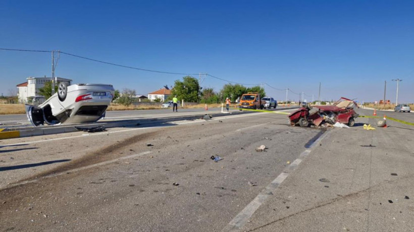 Karaman’da feci kaza! U dönüşü yapan otomobile çarptı, sürücünün ayağı koptu - Resim: 6