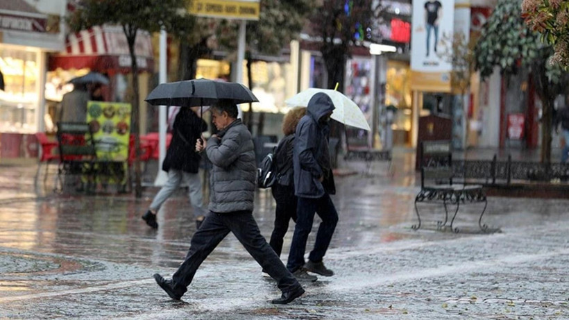 Meteoroloji'den sağanak, fırtına ve toz taşınımı uyarısı: Sıcaklıklar düşüyor! - Resim: 16