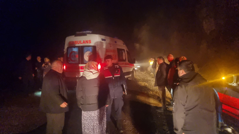 Otomobil şarampole devrildi! Kazada çok sayıda yaralı var - Resim : 2