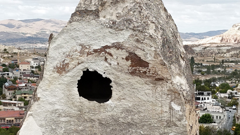Kapadokya’da peribacası yıkıldı! Güvenlik kamerasına saniye saniye yansıdı - Resim : 1