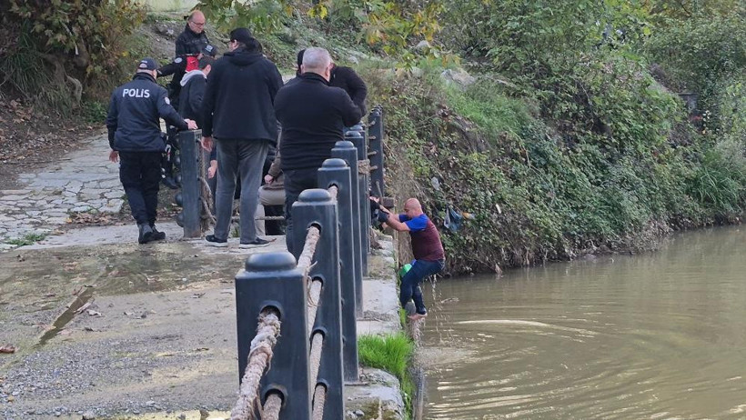 Eşiyle tartıştı, ırmağa atladı! Polis böyle kurtardı - Resim : 1