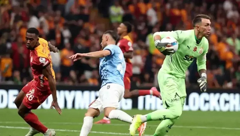 Muslera İstanbul’a veda etti! Herkes Uruguay sanıyordu, yeni durağı şaşırttı - Resim: 5