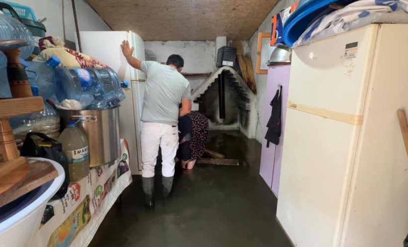 Samsun'da sağanak Çarşamba Ovası'nı vurdu! Evler ve tarım arazileri sular altında - Resim: 2