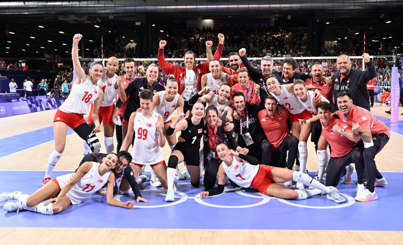 Türkiye İtalya voleybol maçı canlı izle! Türkiye Paris Olimpiyatları voleybol yarı final maçı TRT 1 izle! - Resim : 1