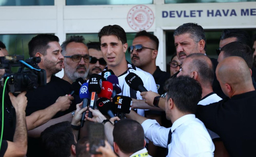 Taraftarlar havalimanında karşıladı! Miretti'den ilk açıklamalar: "Yüzde yüzümü vereceğim" - Resim: 3