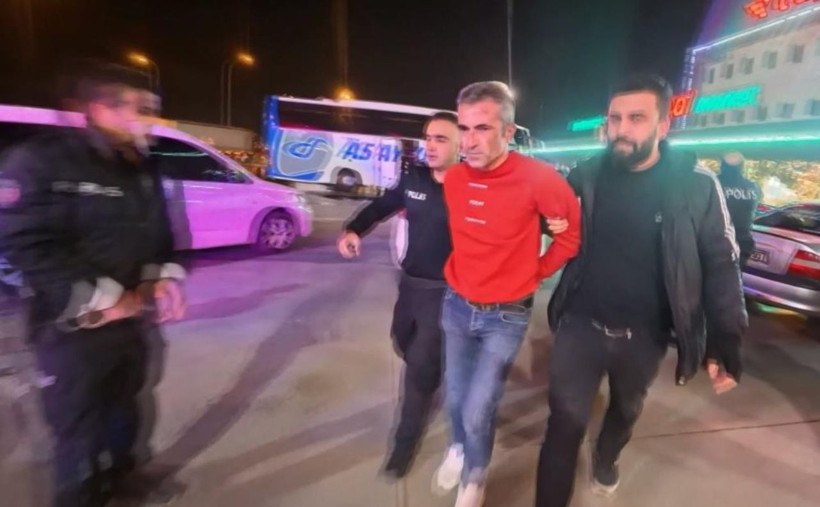 Alkollü şahıslardan polise direniş! ‘Gözüm görmüyor’ diyen şahıs güçlükle gözaltına alındı - Resim: 6