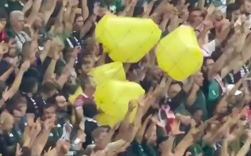 Sarı torba nedir, neyi simgeliyor? Kocaelispor-Amedspor maçında tribünleri karıştıran detay - Resim: 6