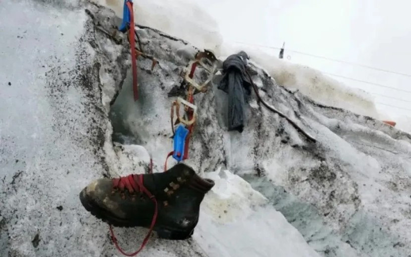 28 yıl önce kaybolmuştu: Cesedi buzulların altından çıktı! Giysileriyle birlikte sapasağlam bulundu - Resim : 1