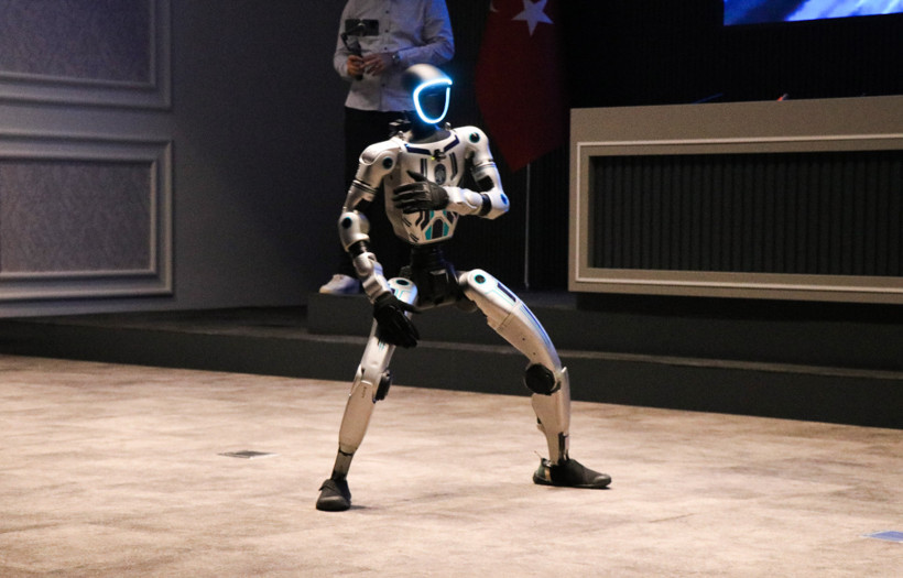 İnsansı robot ''MEGA'' belediyede işe başlıyor! - Resim : 2