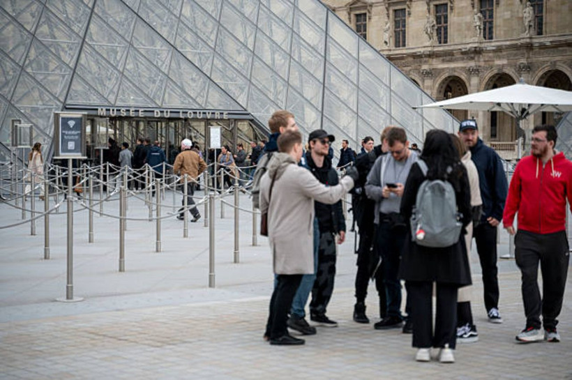 Louvre soygununda son şüpheli de yakalandı: Çalınan 8 mücevher hala kayıp - Resim: 6