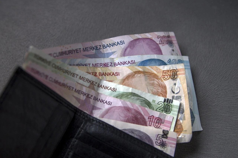 300 bin TL’yi 1 ay vadeli mevduata yatıranlar ne kadar kazandı? Banka banka güncel faiz oranları ve net getiriler hesaplandı. - Resim: 8