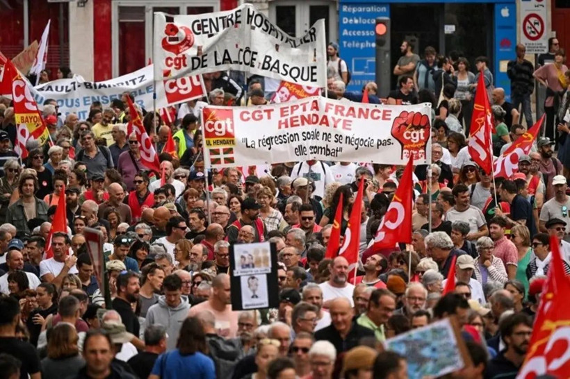 Fransa’da hayat durdu! 230’dan fazla protesto, yüz binler sokaklarda - Resim: 7